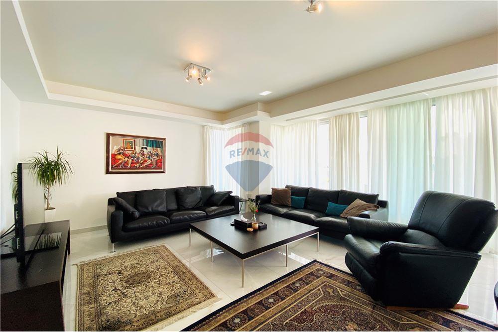 Modern 3-Bedroom Penthouse in Neapoli - Widok 3