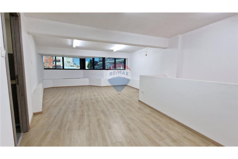 Commercial Building of 141 sqm in Katholiki - Vista 2
