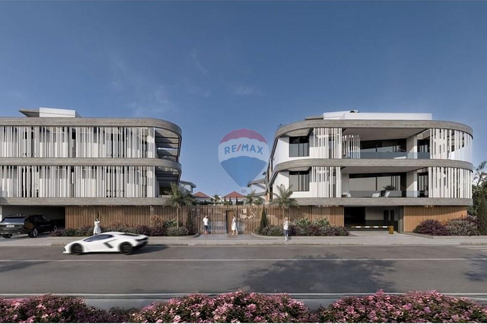 Gated Luxury 2-Bedroom Apartment in Livadia - Więcej