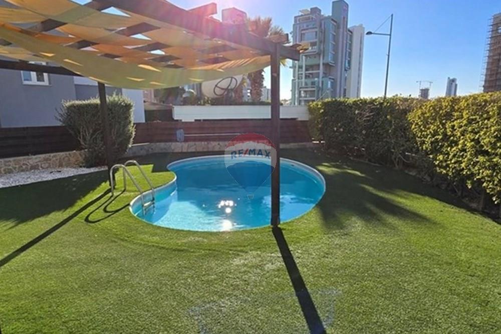 6-Bedroom Villa in Agios Tychonas - Ansicht 4