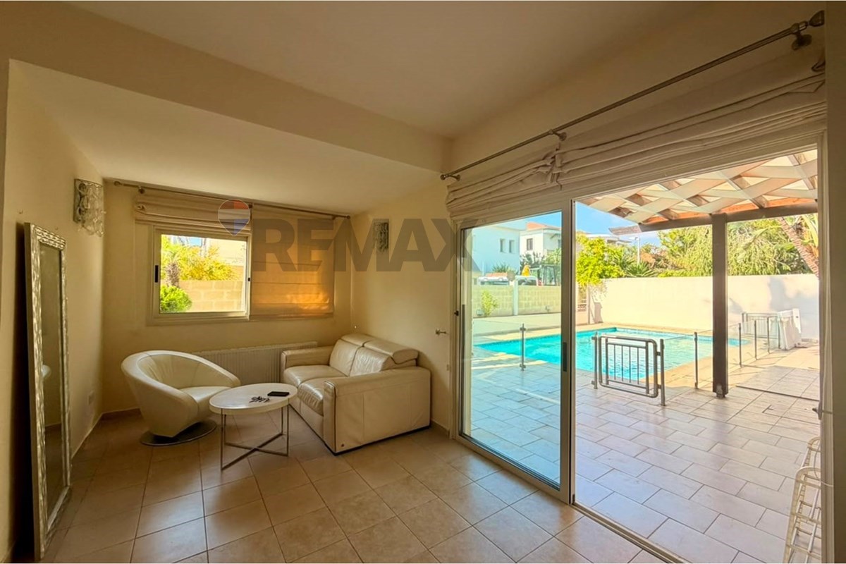 4 Bedroom Bungalow on the beach - Fler