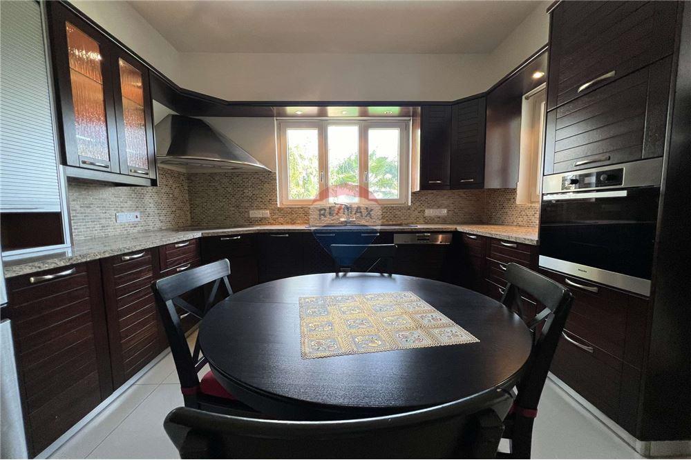 7 Bedroom Villa in Engomi - Widok 5