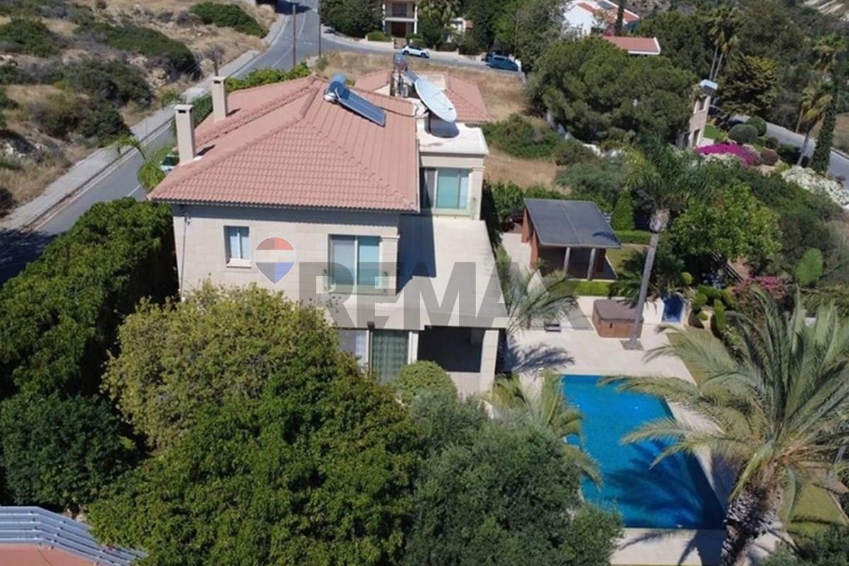4-Bedroom Sea-View Villa in Germasogeia Hills - Meer
