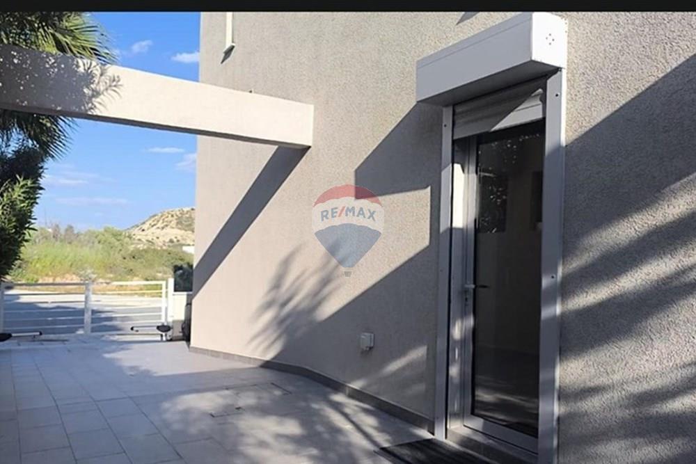 Residential - House - Germasoyia, Limassol - CY - parking.jpeg - 480031146-365