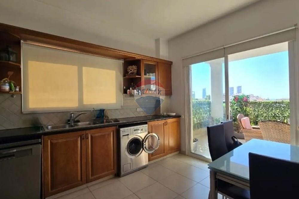 3-Bedroom Apartment in Mesa Geitonia – pohled 4
