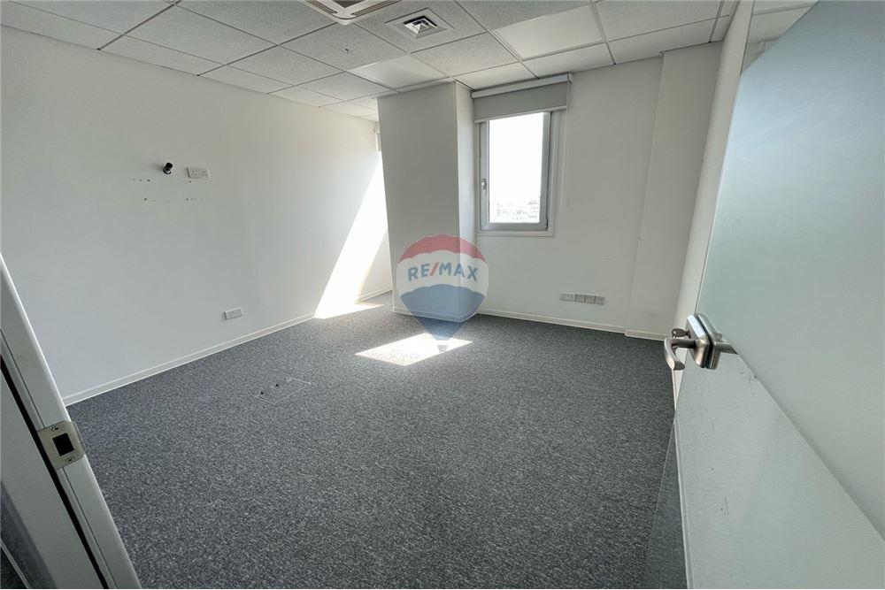 Lokal użytkowy, 178 m²