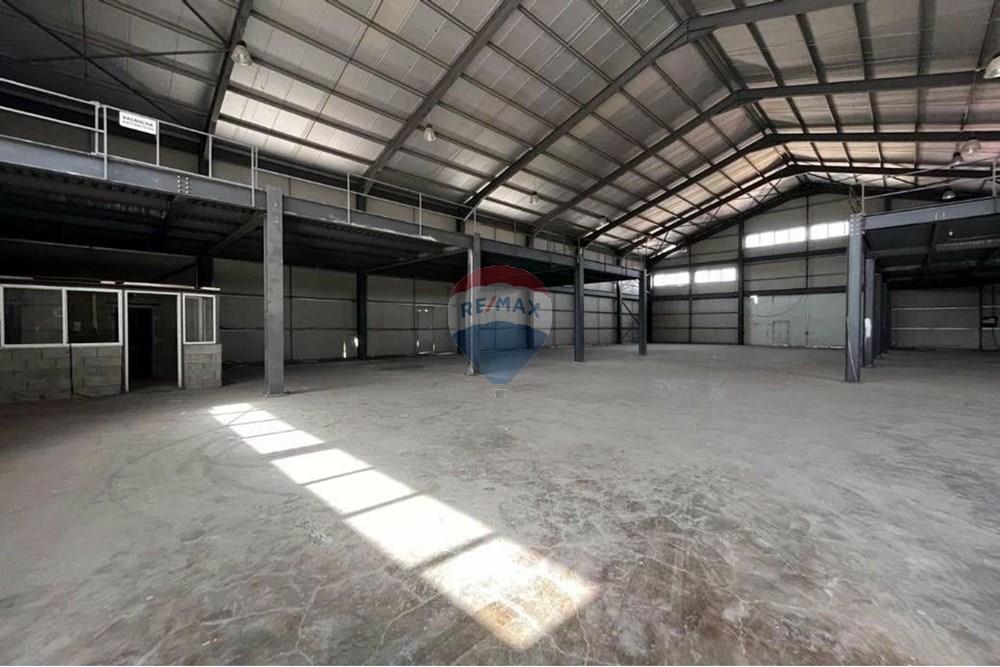 Warehouse 2050 m² for sale in Agios Stylianos, Limassol