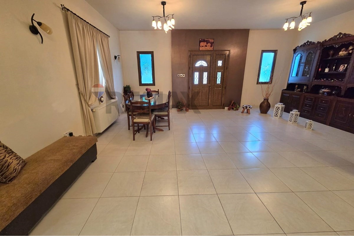 4 Bedroom House in Lakatamia - Ansicht 6