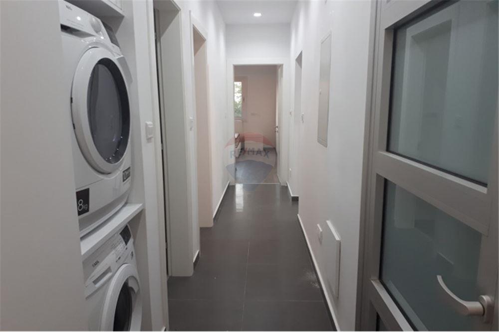 3 Bed Furnished Whole Floor Apartment near the Sea - Więcej