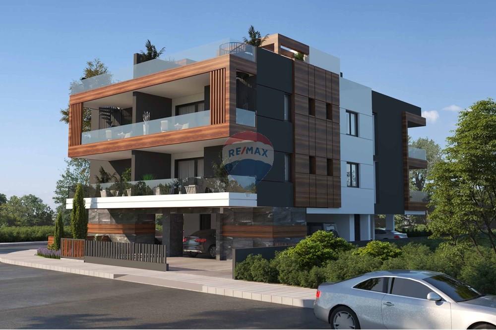 Modern 1-Bedroom Top Floor Apartment in Livadia - Widok 3