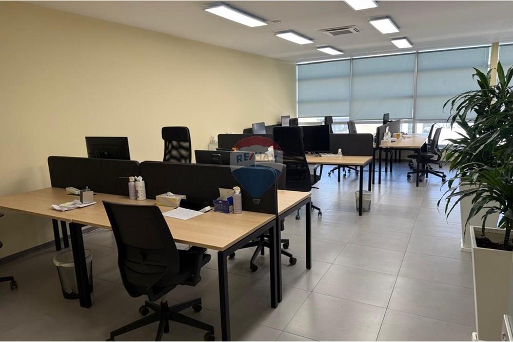 Office 1100 m² for rent in Agios Stylianos, Limassol