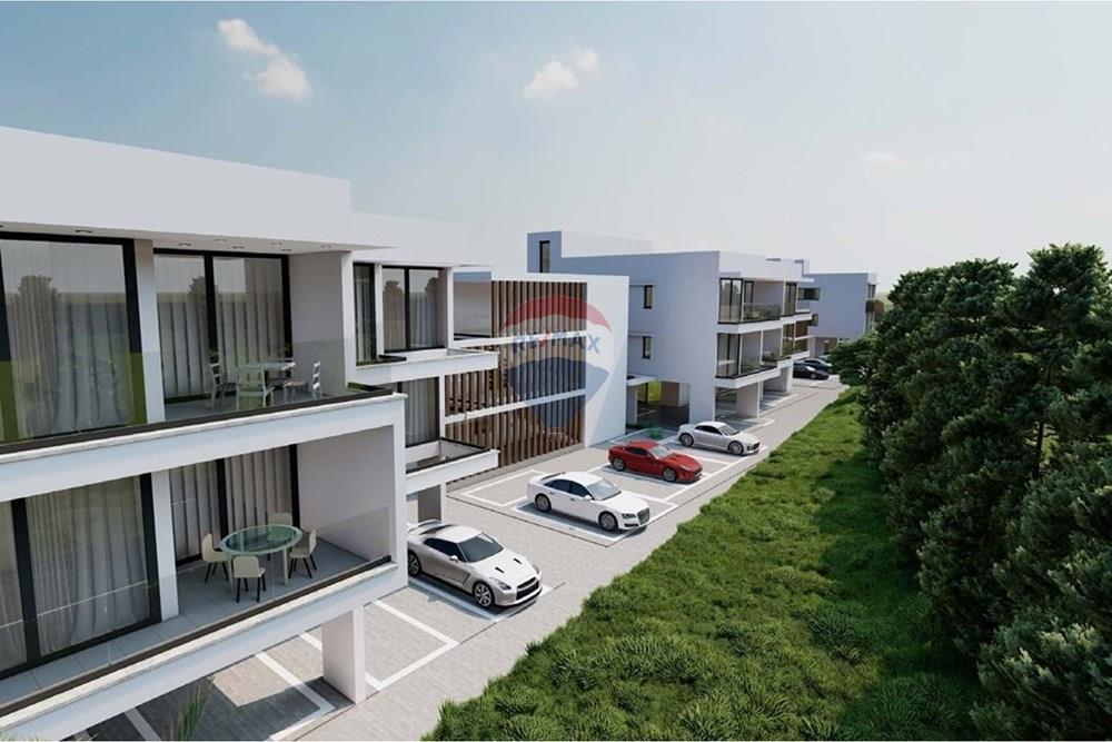 2-Bedroom Apt with Roof Garden in Livadia - Widok 4