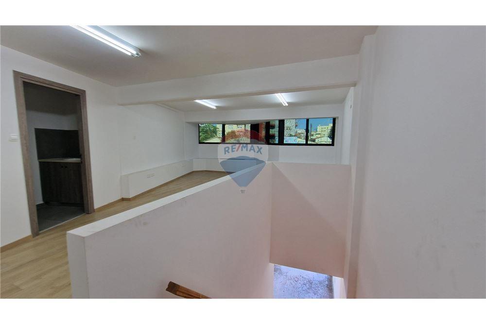 Commercial Building of 141 sqm in Katholiki - Vista 5