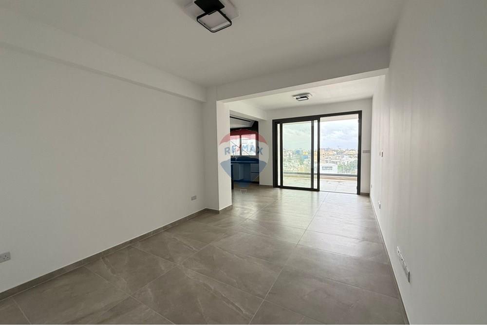 Seaview 3-Bedroom Penthouse in Germasogia - Widok 5