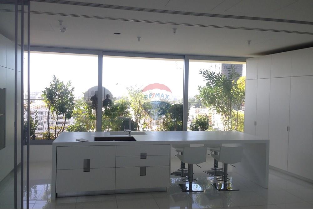 Apartment in Trypiotis, Dimos Leykosias - View 4