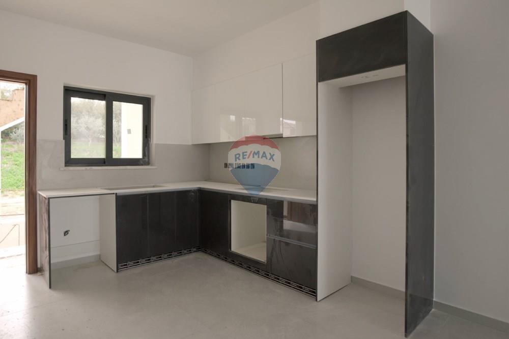 2-Bedroom Ground Floor Apartment in Livadia - Mehr