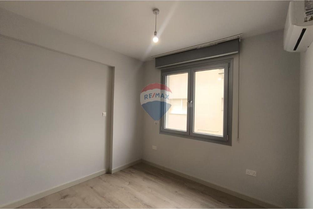 3-Bedroom Apartment in Ag.Fylaxi - Widok 4