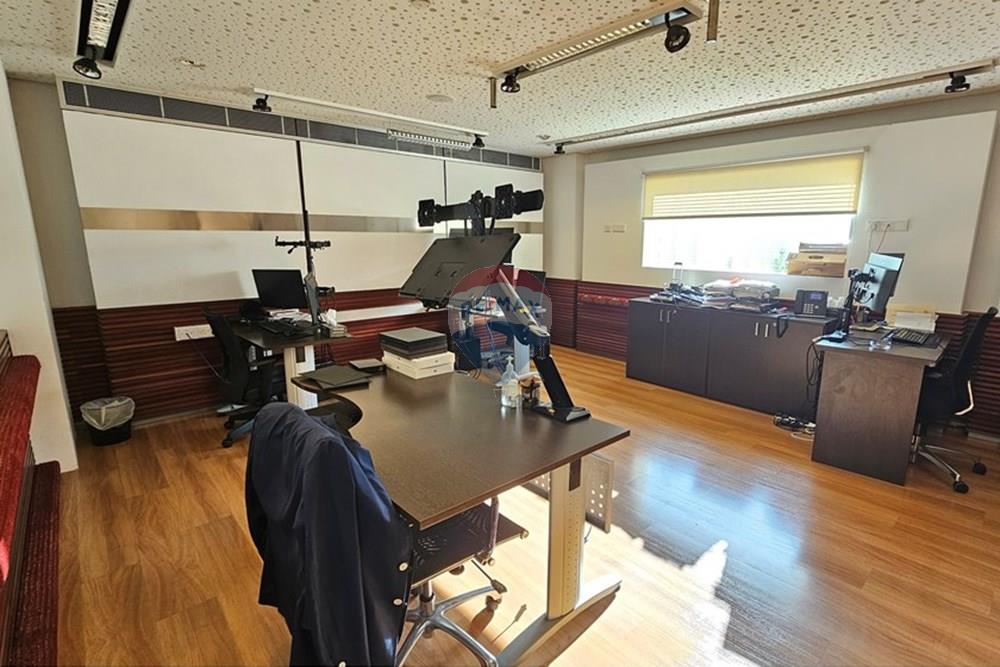 Γραφείο 700 μ² προς ενοικίαση στην τοποθεσία Polemidia - Apostolos Varnavas, Limassol