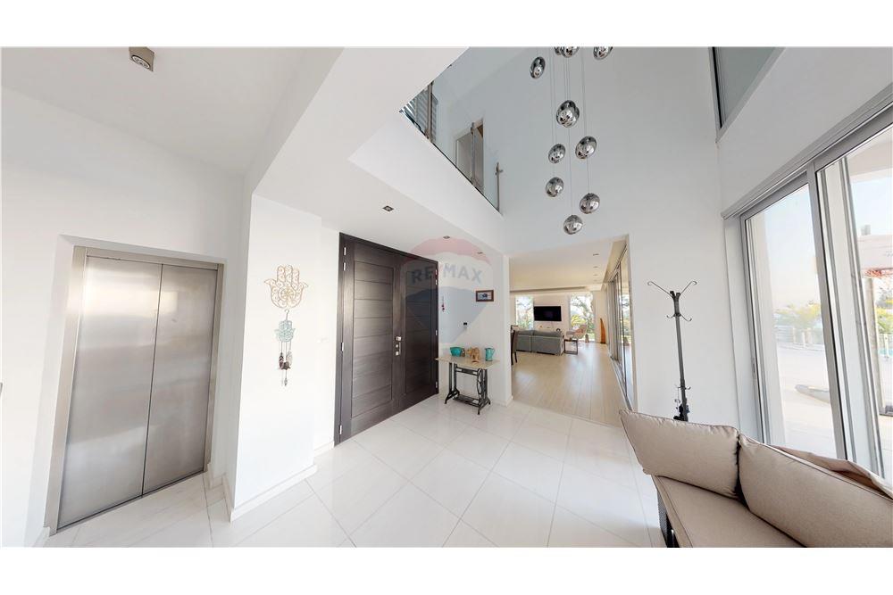 Exclusive 5 Bedroom Villa in Panthea - Bild 5