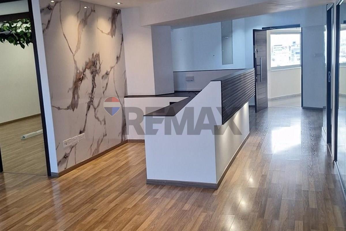 376sqm Furnished & Renovated Office in City Centre - Vista 2