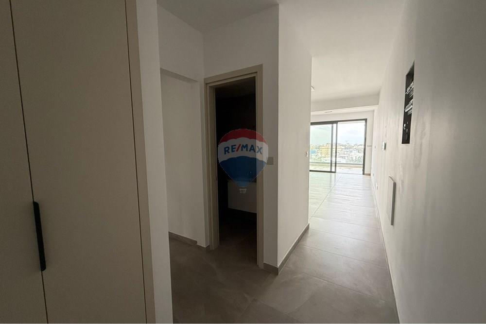 Seaview 3-Bedroom Penthouse in Germasogia - Więcej