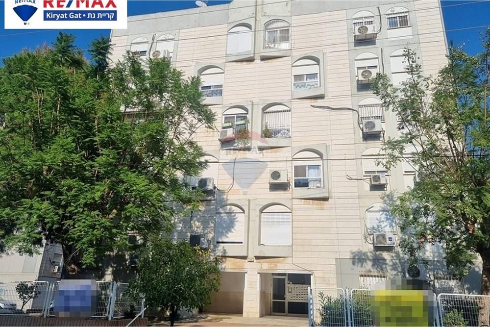 Apartment for Sale in קרית גת - Image 1
