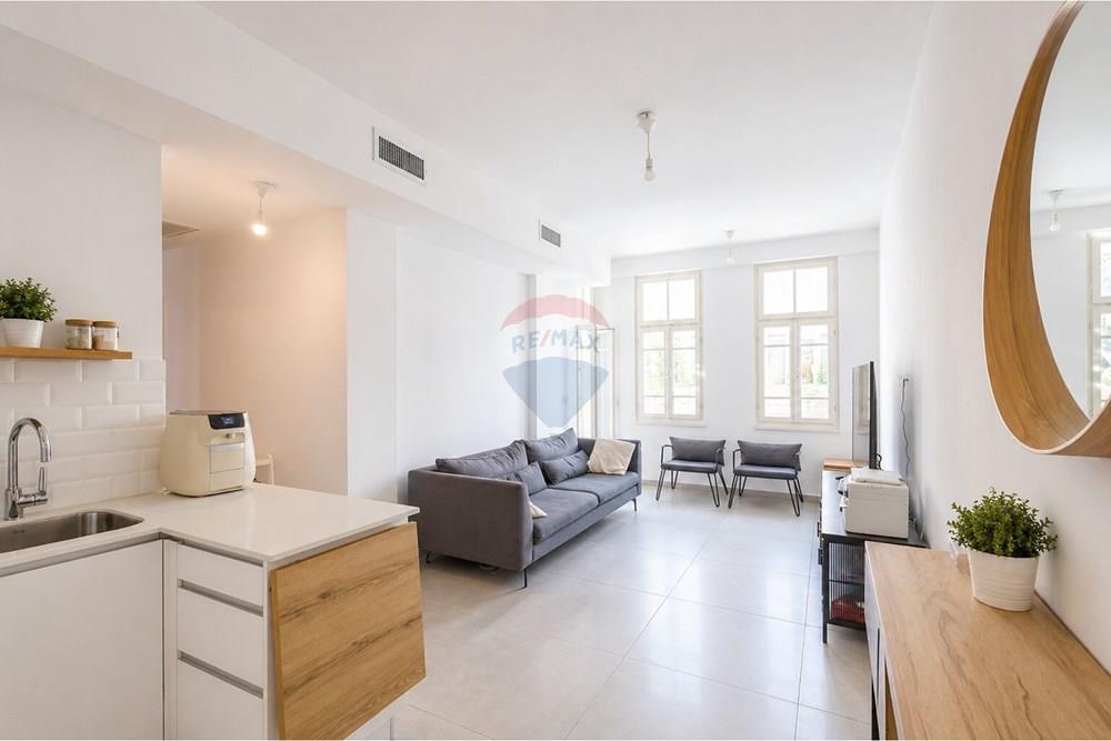 Apartment for Sale in Tel Aviv - Image 1