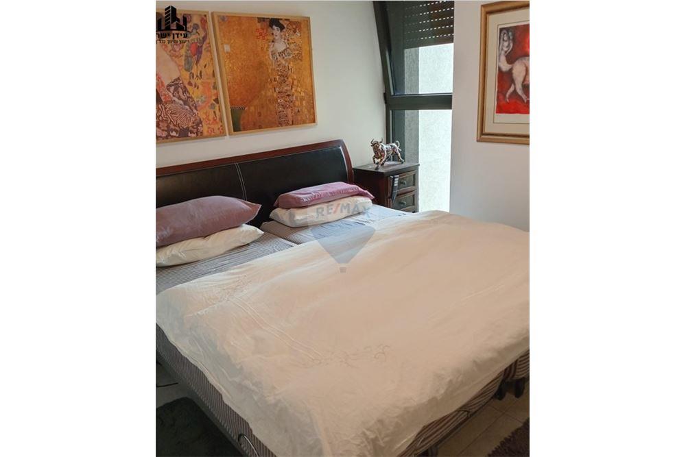 Apartment for Sale in Tel Aviv - Image 4