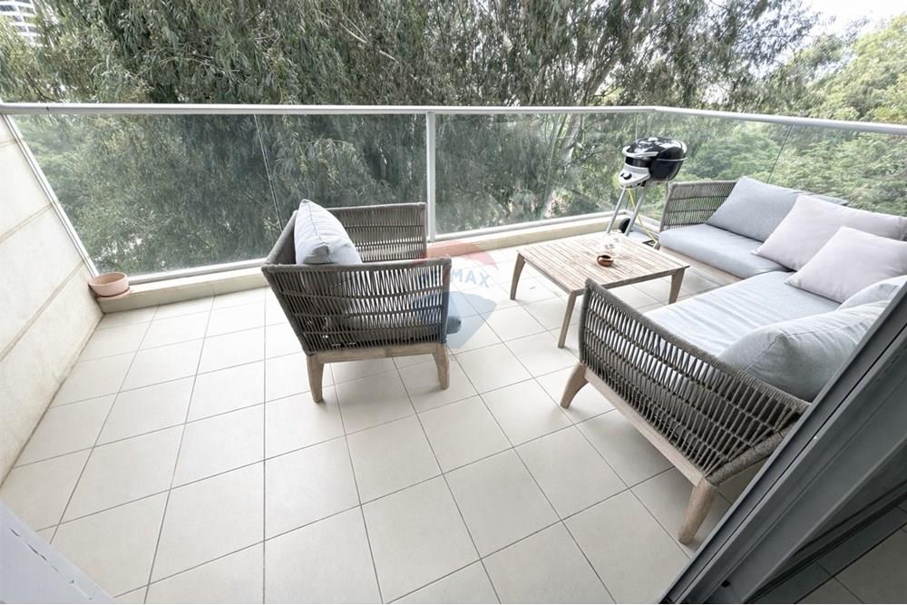 Apartment for Sale in Tel Aviv - Image 3