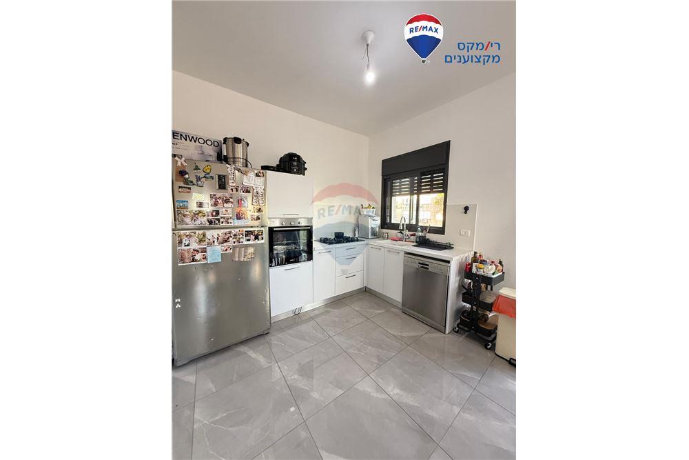 Apartment for Sale in Hadera - Image 2
