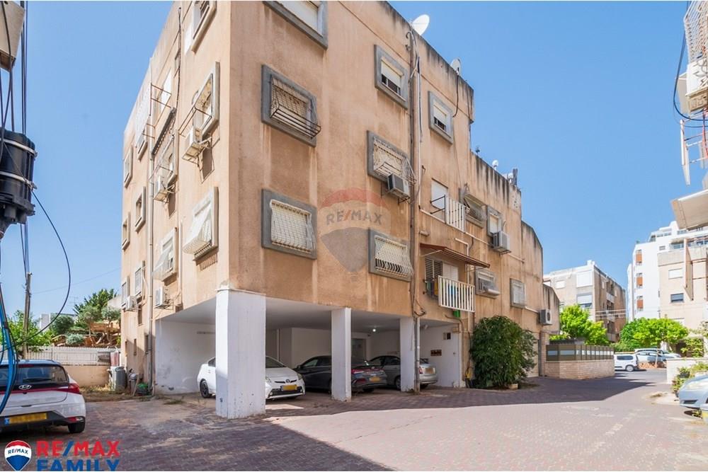 Apartment for Sale in קרית אתא - Image 1