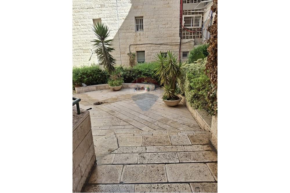 Apartment for Sale in Jerusalem - Image 2