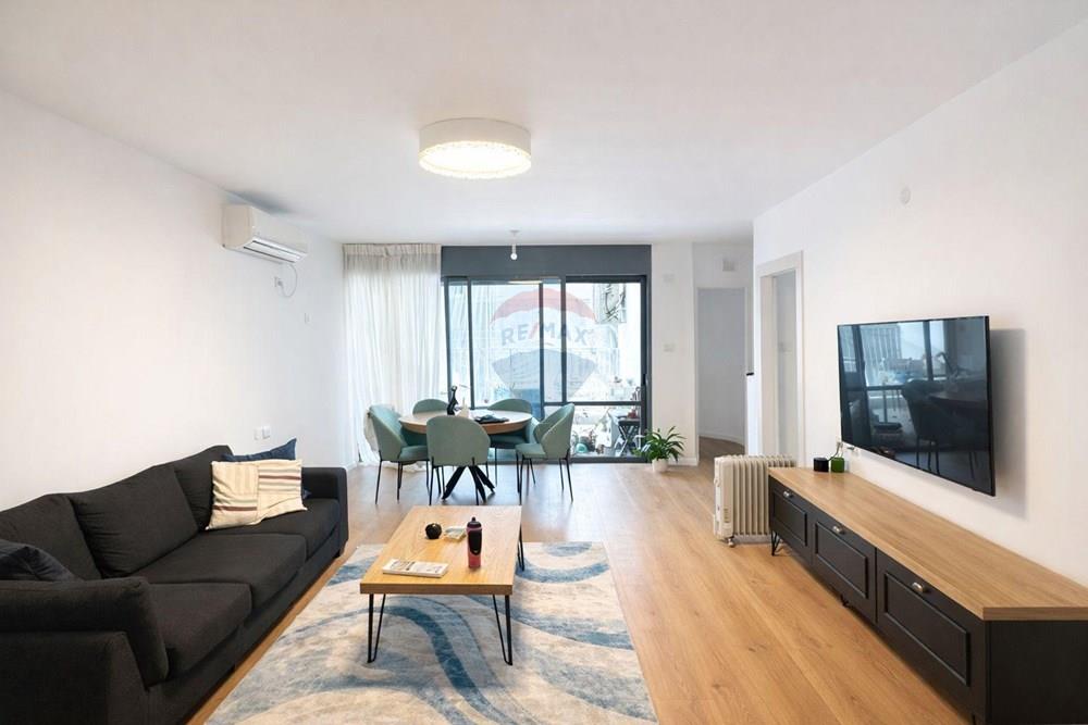 Apartment for Sale in Givat Shmuel - Image 1