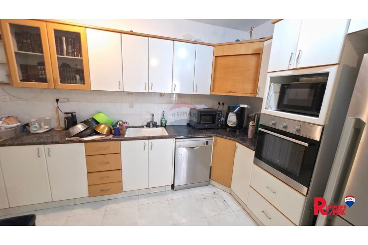 Apartment for Sale in Holon - Image 6