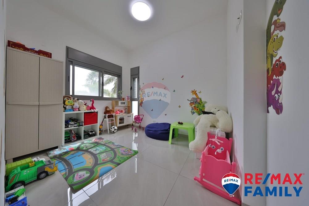 Apartment for Sale in Kiryat Yam - Image 6