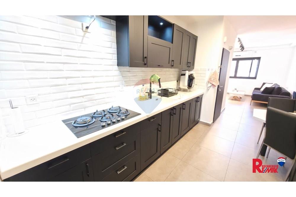 Apartment for Sale in Tel Aviv - Image 5