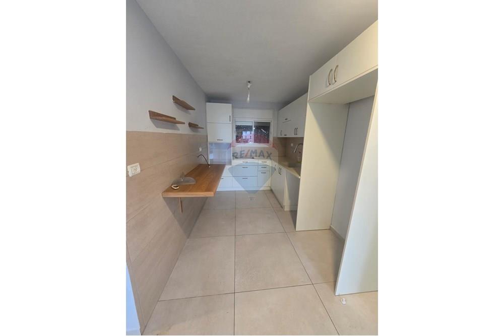Apartment for Sale in Haifa - Image 3