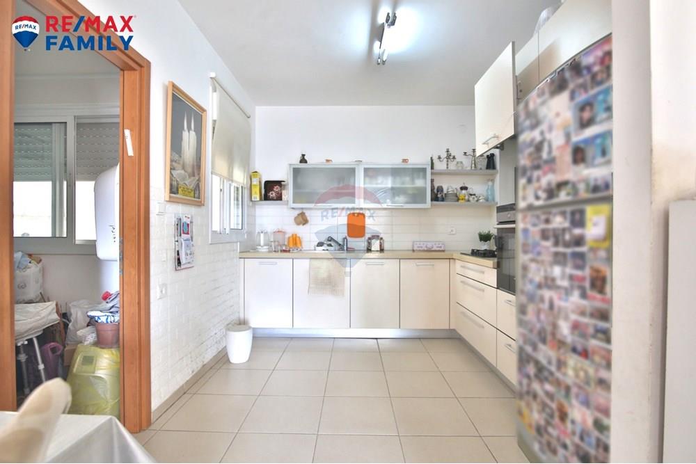 Apartment for Sale in Kiryat Yam - Image 7