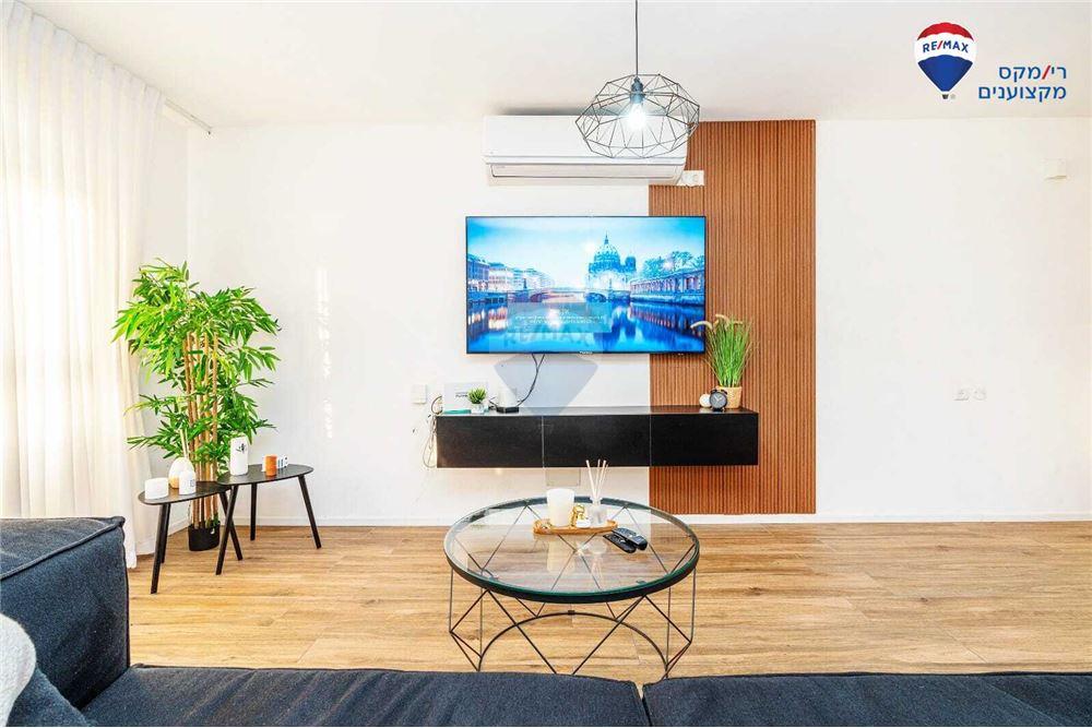 Apartment for Sale in Hadera - Image 3