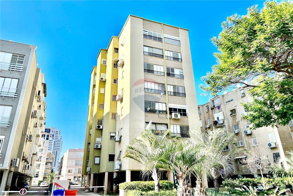 Apartment for Sale in Netanya - Image 1