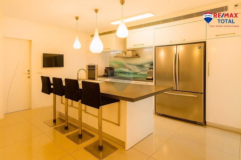 Apartment for Sale in Rishon LeZion - Image 4
