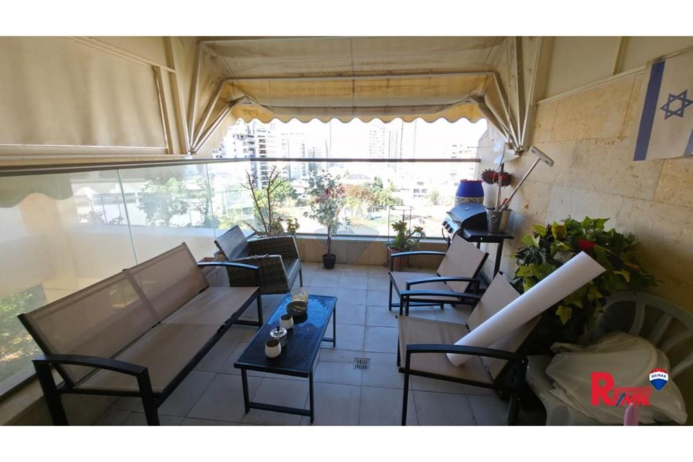 Apartment for Sale in Holon - Image 6