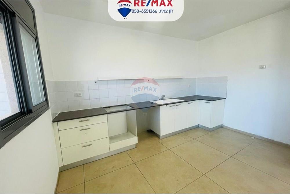 Apartment for Sale in Karmiel - Image 4