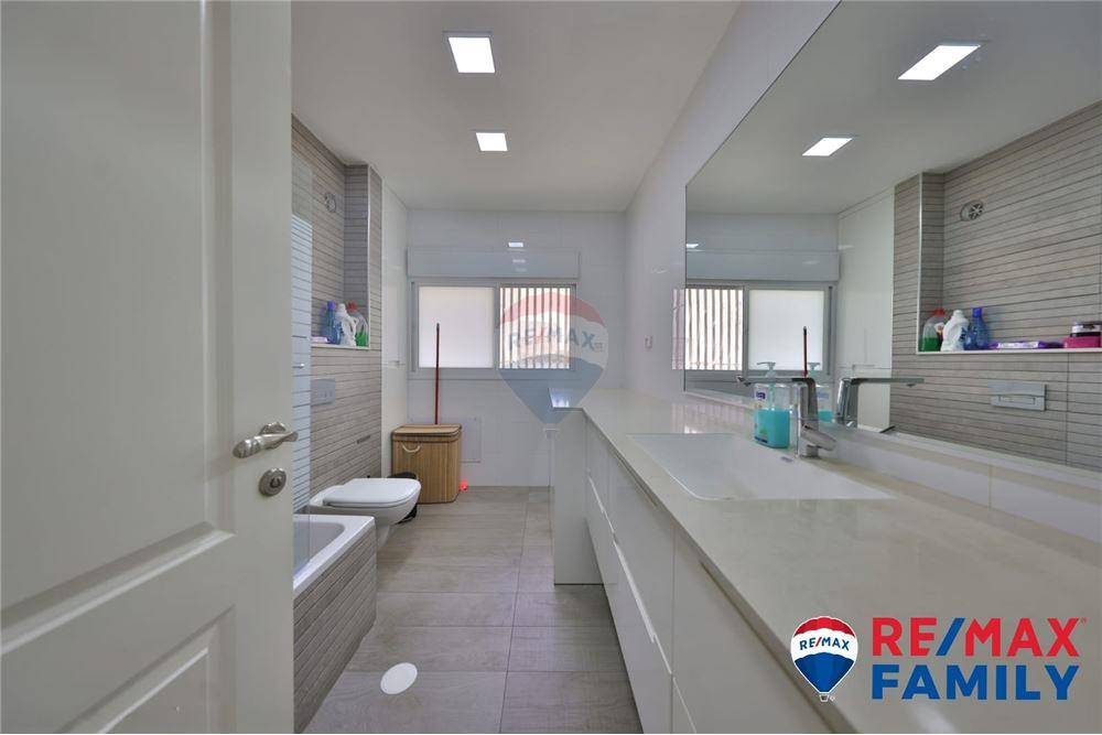 Apartment for Sale in קרית אתא - Image 7