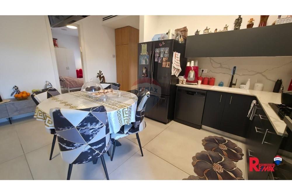 Apartment for Sale in Rishon LeZion - Image 4