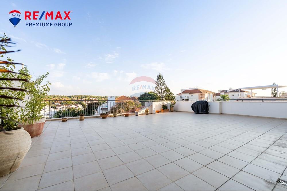 Apartment for Sale in שוהם - Image 2
