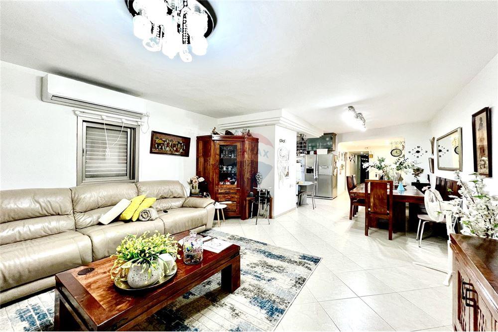 Apartment for Sale in Netanya - Image 2