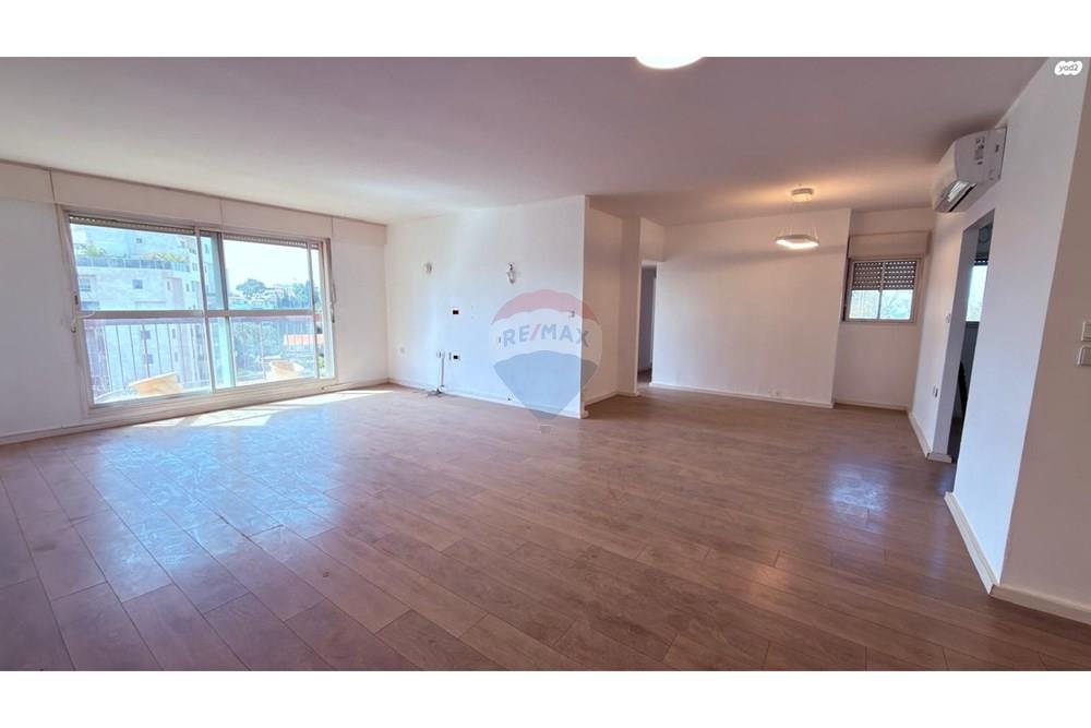 Apartment for Sale in Herzliya - Image 4