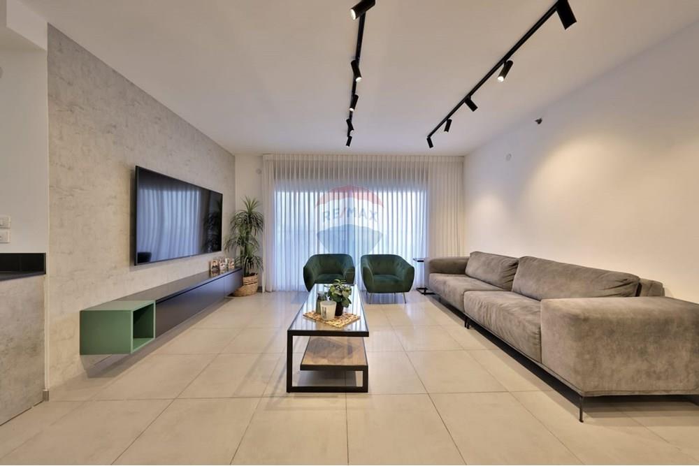 Apartment for Sale in קרית ביאליק - Image 2
