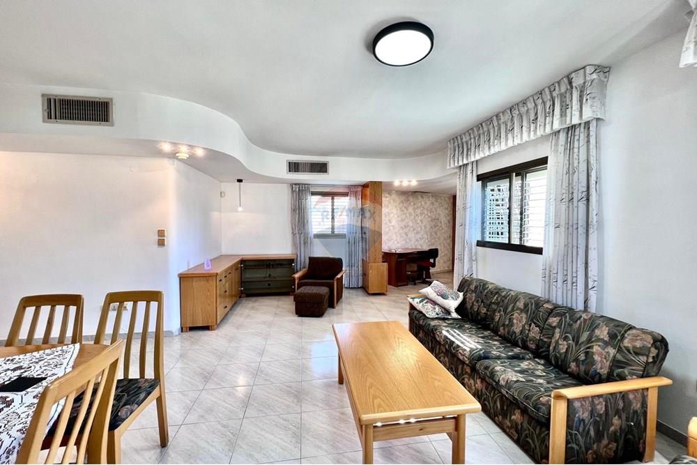 Apartment for Sale in Netanya - Image 3